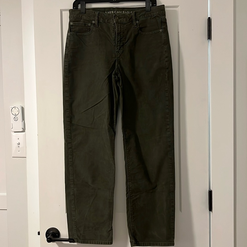 American Eagle 90s Straight Stretch Cords